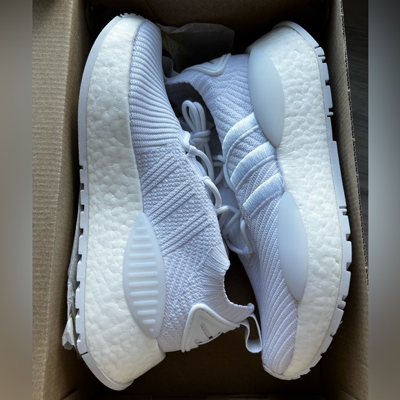 Adidas sneaker, bright white, brand new, size 8US - Picture 2 of 6
